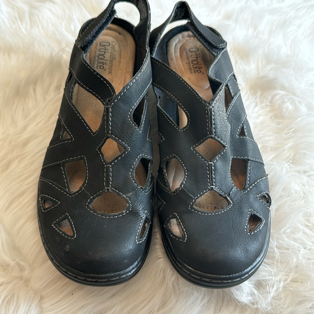 Croft and Barrow Ortholite walking shoes, size 8